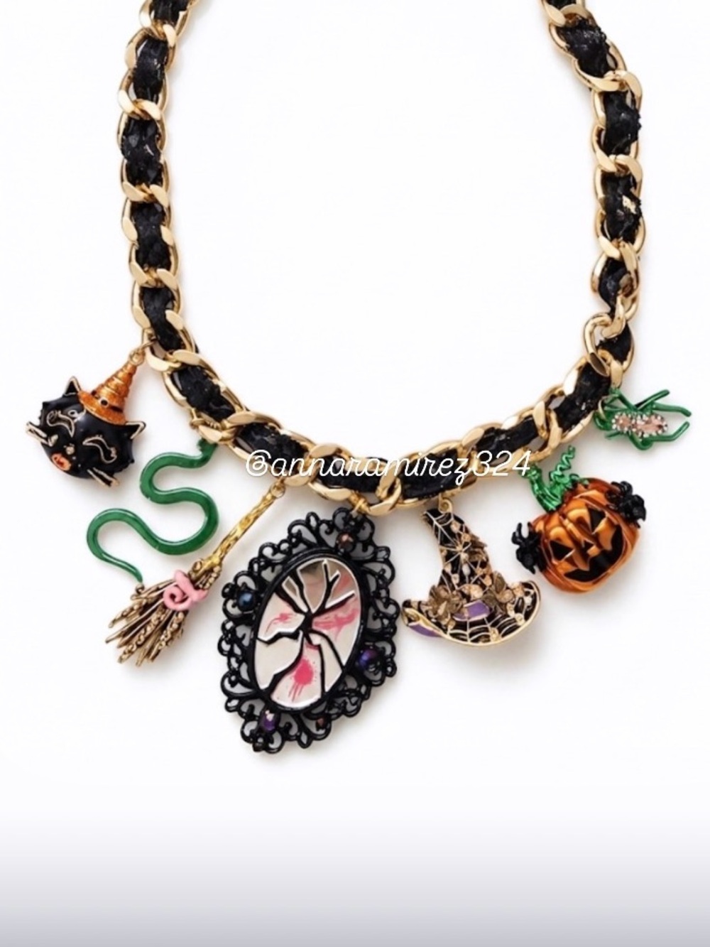 NWT ⚜️🖤⚜️ Betsey Johnson Halloween Charm Statement Necklace